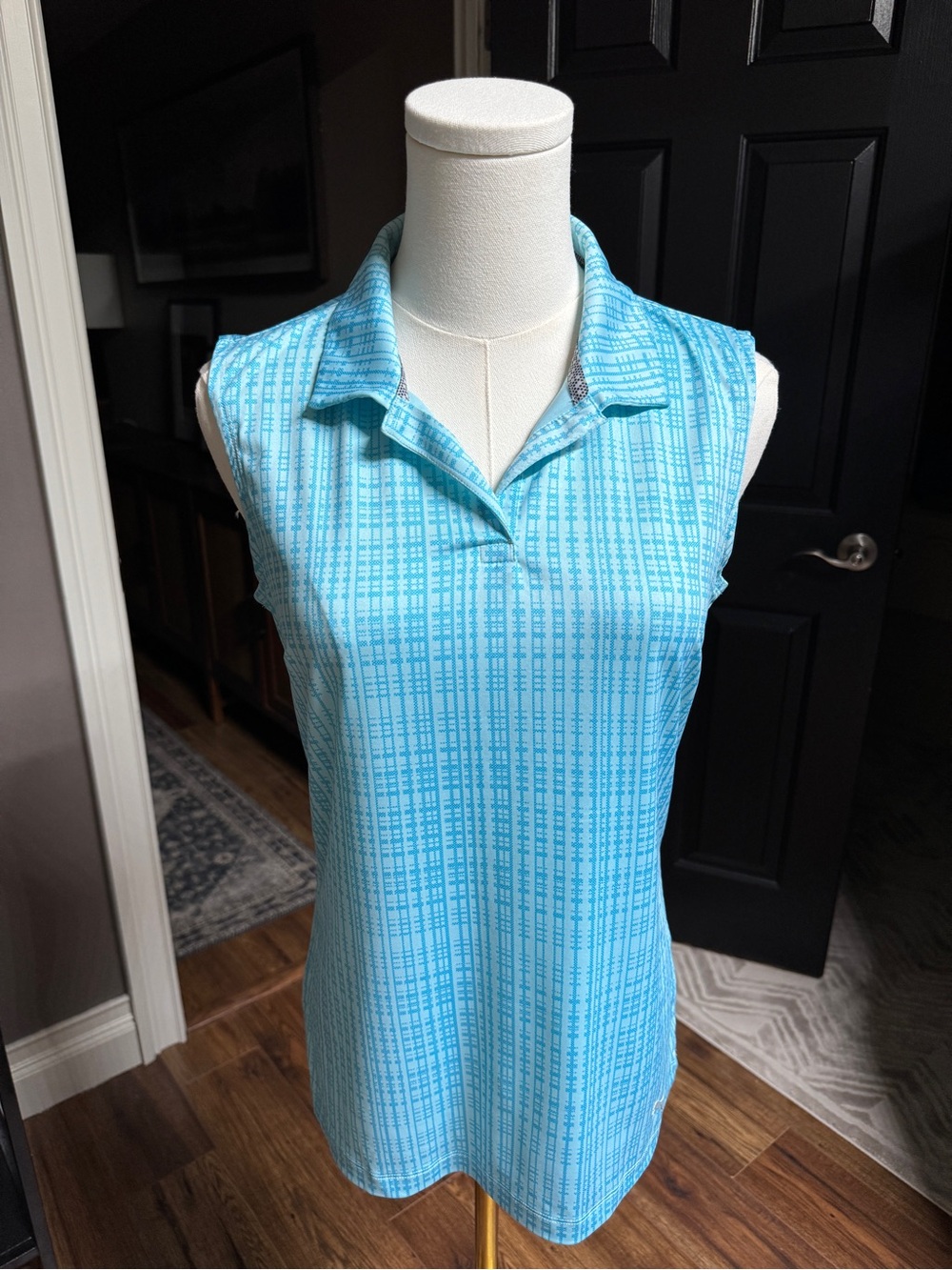 {Puma} Light Blue Turquoise Golf V-Neck Polo Tank Top Shirt WAT52